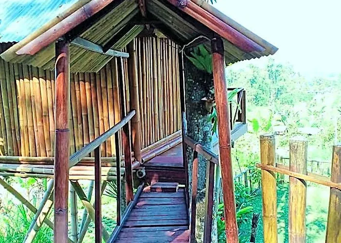 فندق Bali Tree House 4*